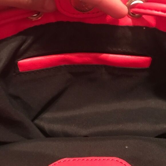 Red Straw Crossbody Bag - Picture 10 of 11